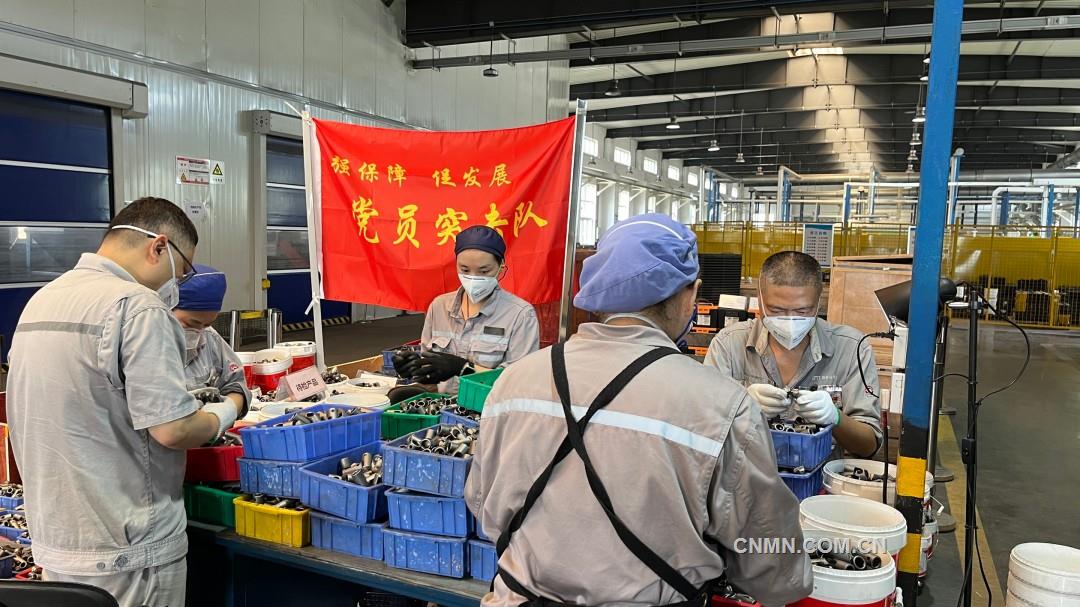 自硬公司-经营管理-奋楫跑赢&ldquo;上半场&rdquo; 乘势攻坚&ldquo;下半程&rdquo;&mdash;&mdash;自硬公司上半年生产经营工作纪实  配图（作者：李彦超）