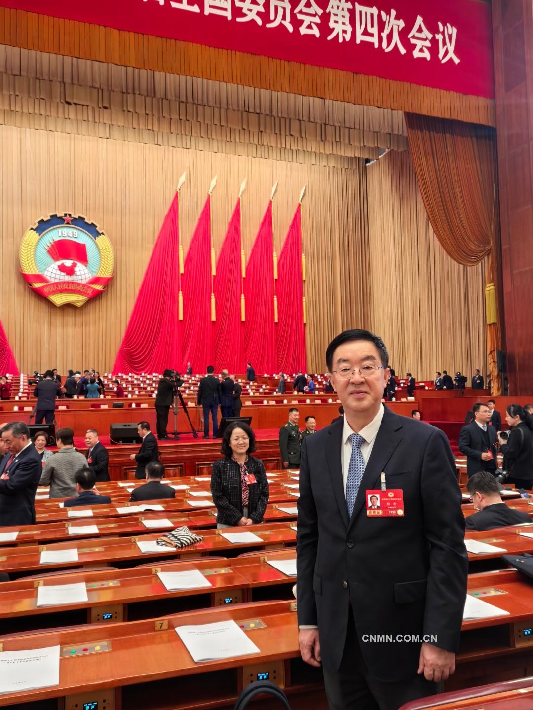 敖宏