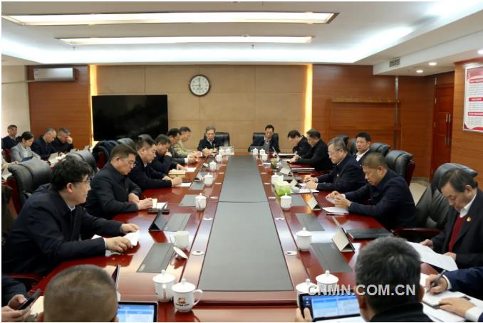 米兰体育协会党委召开理论学习中心组（扩大）会暨树立和践行正确政绩观学习教育专题研讨会