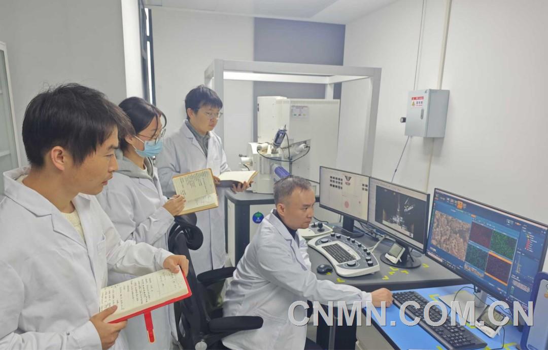 莫道攻关苦 沉心起巨澜——记陕西米兰体育榆林新材料集团研发中心主任曾毅